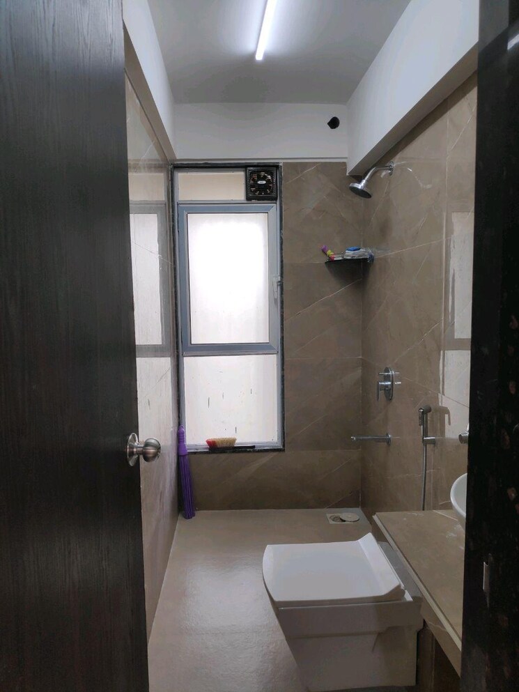 Bathroom, green-tree-lifescapes-vishakha 2 Bedroom 900 Sq.Ft. Apartment In Andheri East Mumbai 8617391