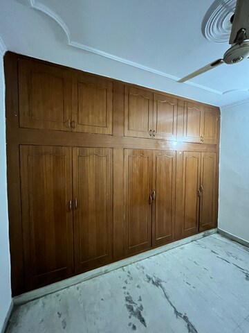 Bedroom in 2 BHK Builder Floor at Sikanderpur Ghosi – for Rent