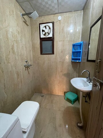 Bathroom in 1 BHK Apartment at Ardee City, Sector 52 – for Rent