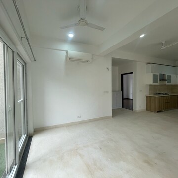 Room in 3 BHK Builder Floor at BPTP Amstoria, Sector 102 – for Rent