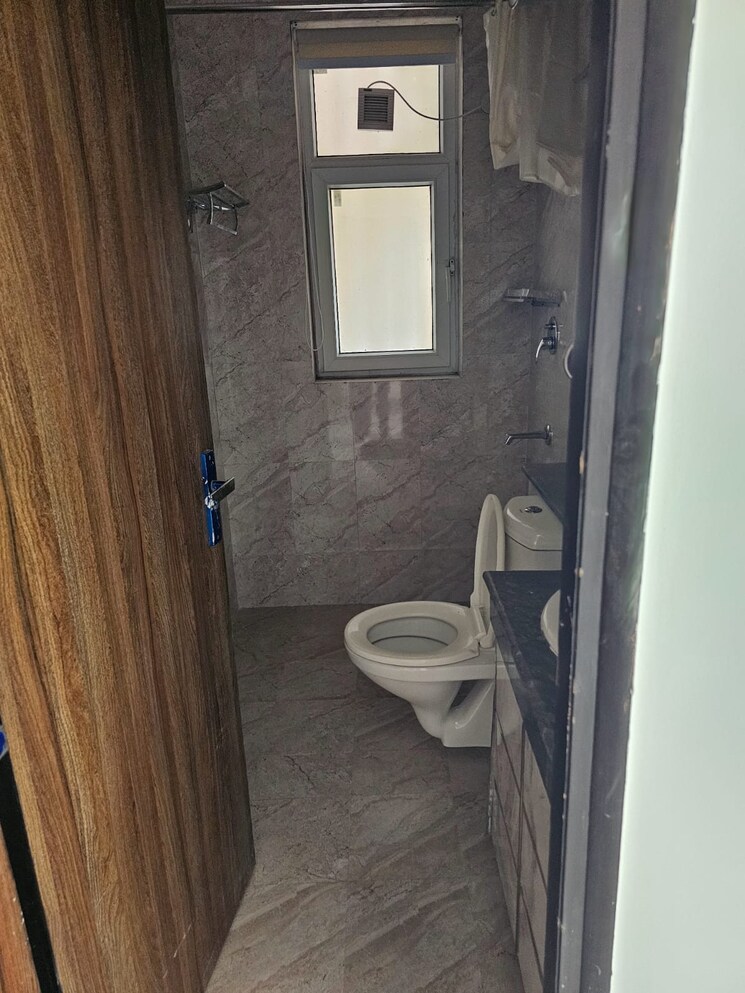 Bathroom, raheja-atharva 2.5 Bedroom 1435 Sq.Ft. Apartment In Sector 109 Gurgaon 8617485