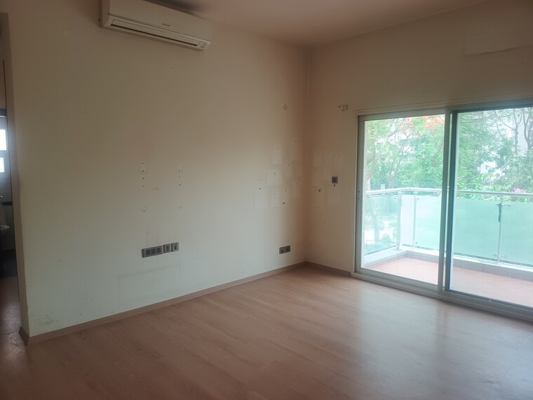 Master Bedroom, sobha-international-city-phase-1 5 Bedroom 4100 Sq.Ft. Villa In Sector 109 Gurgaon 8617549