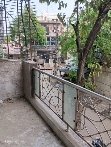 Balcony in 2 BHK Apartment at Dilshad Garden – for Rent
