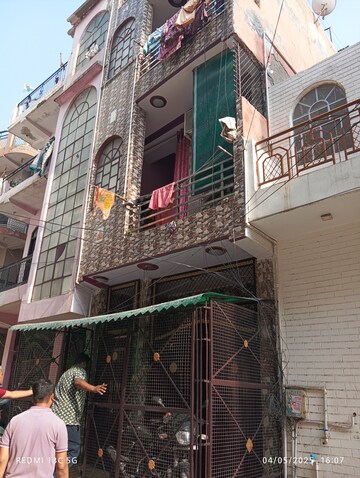 2 BHK Apartment – Exterior View View at Dilshad Garden - for Rent