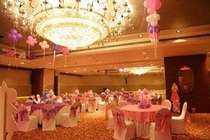  Studio Apartment at Mahagun Sarovar Portico, Vaishali Sector 2 – for Sale