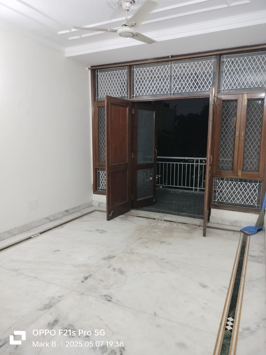 2 BHK + Study Room Apartment For Rent in Vasant Kunj