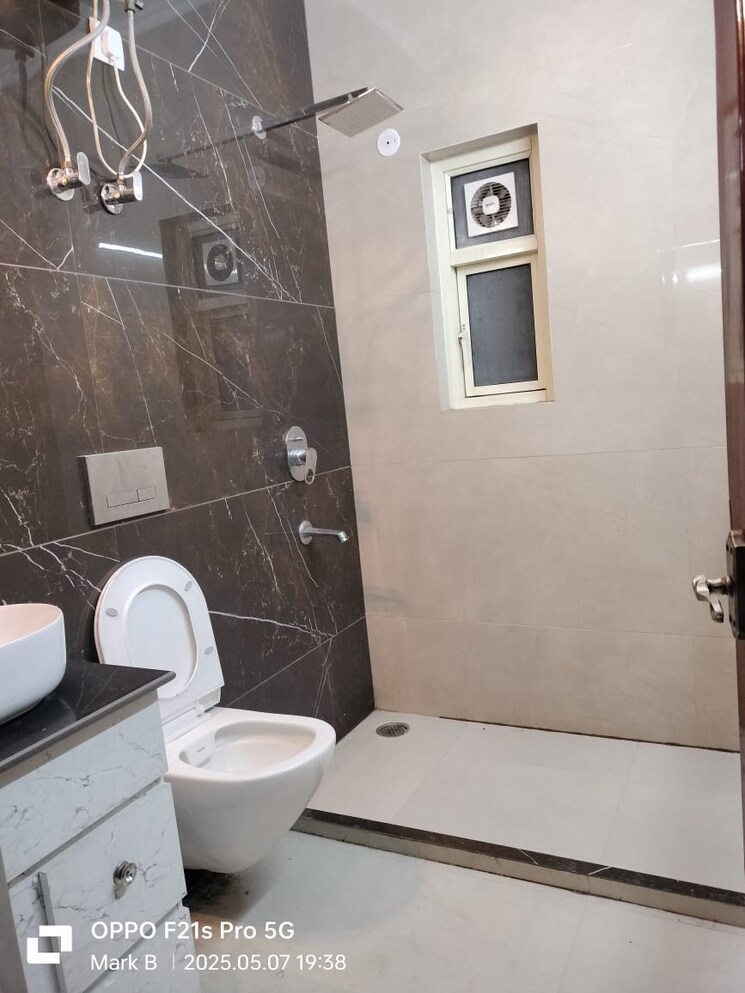 Bathroom, vasant kunj 2 Bedroom 1200 Sq.Ft. Apartment In Vasant Kunj Delhi 8617552