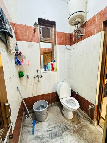 Team Area in 1 BHK Apartment at SS 100, Sector 49 – for Rent