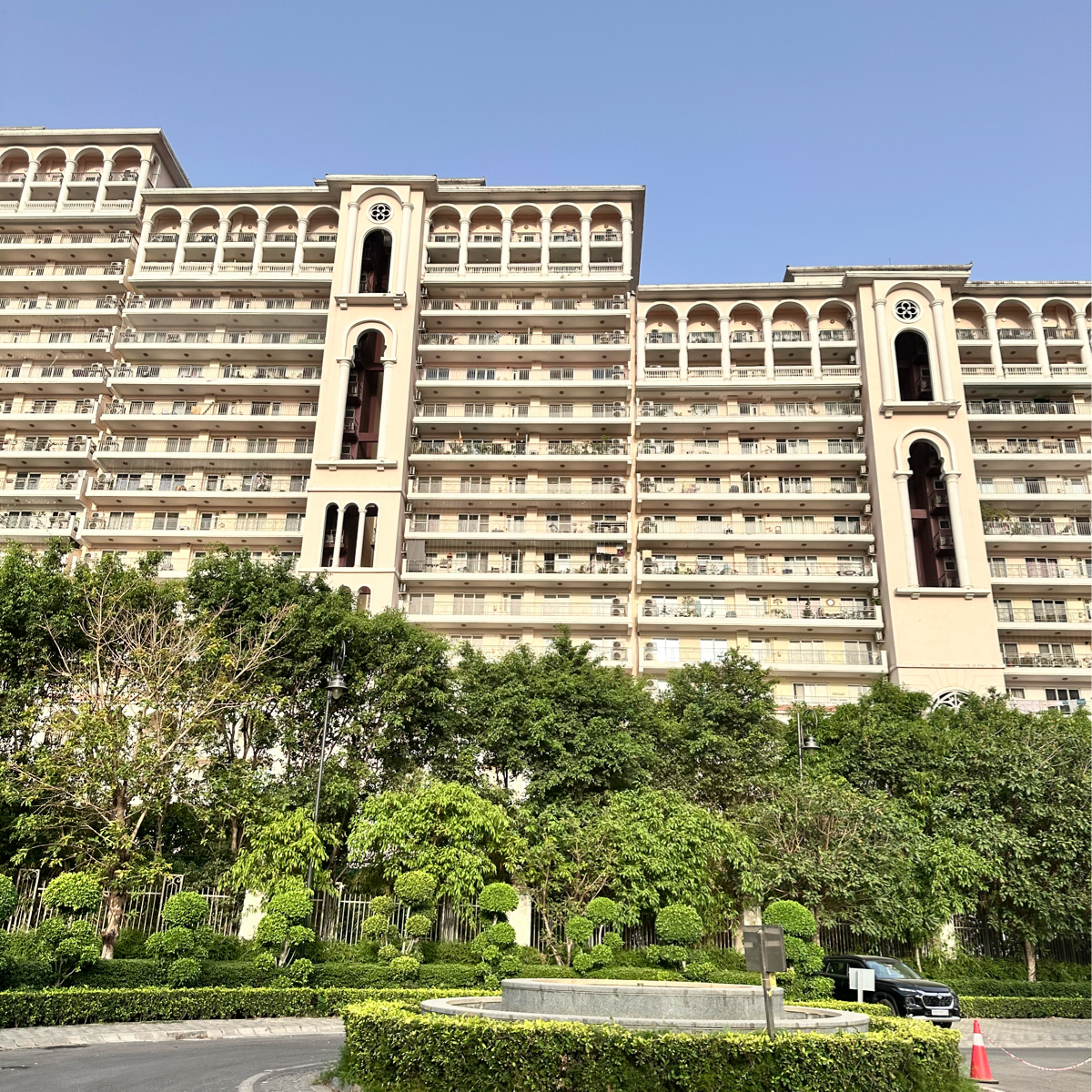 3 BHK 1931 Sq.Ft. Apartment in DLF The Skycourt