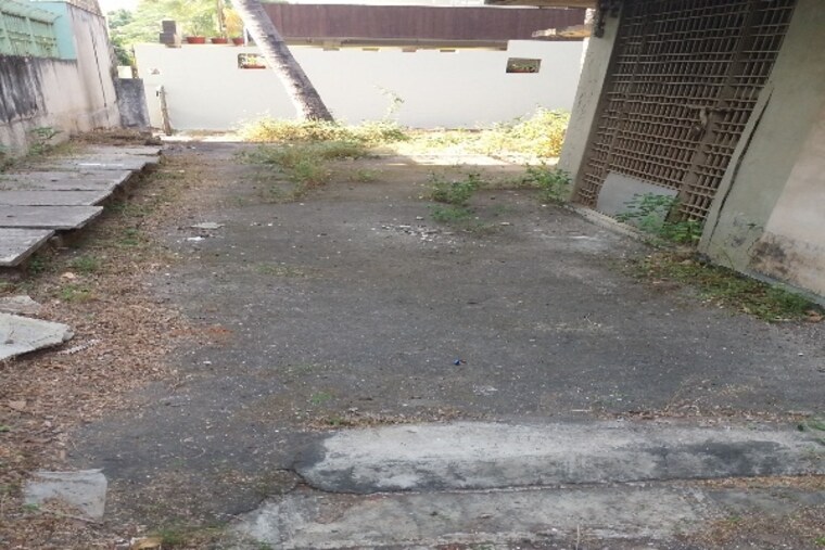 undefined, adajan gam  350 Sq.Yd. Plot In Adajan Gam Surat 8617610