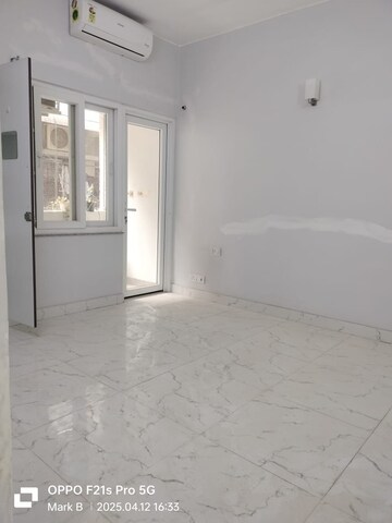 Room in 3 BHK Apartment at Vasant Kunj – for Rent