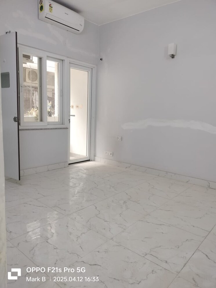 Room, vasant kunj 3 Bedroom 1200 Sq.Ft. Apartment In Vasant Kunj Delhi 8617623