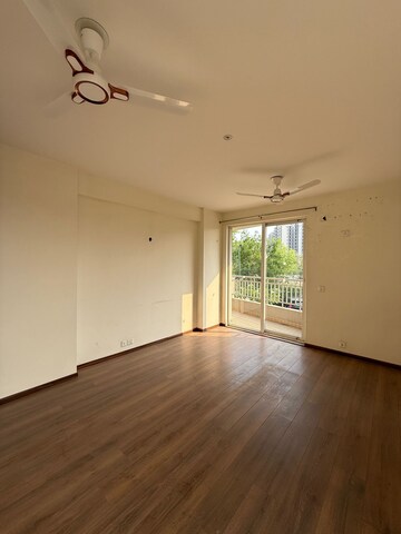 Room in 3 BHK Apartment at DLF The Skycourt, Sector 86 – for Sale