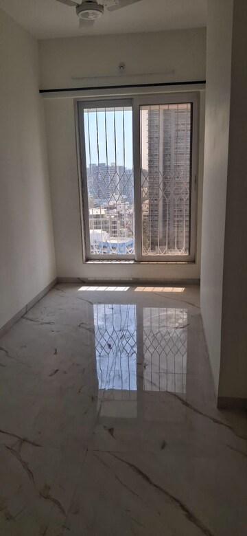 Room in 2.5 BHK Apartment at JDN Sharon Rose, Malad West – for Rent
