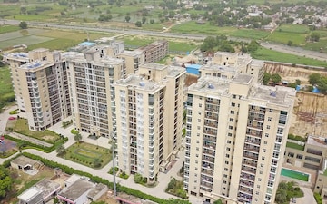 4 BHK Apartment For Sale in Omaxe Spa Village, Sector 78