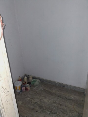 Room in 3 BHK Villa at Tulip Mall, Sector 46 – for Rent