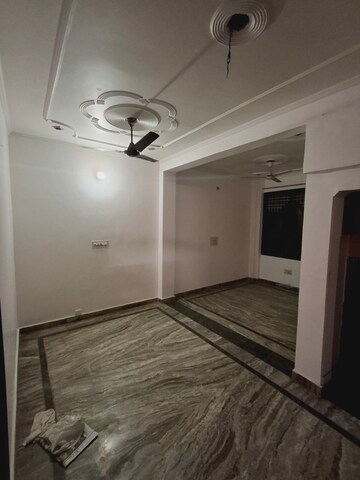 Room in 3 BHK Villa at Tulip Mall, Sector 46 – for Rent