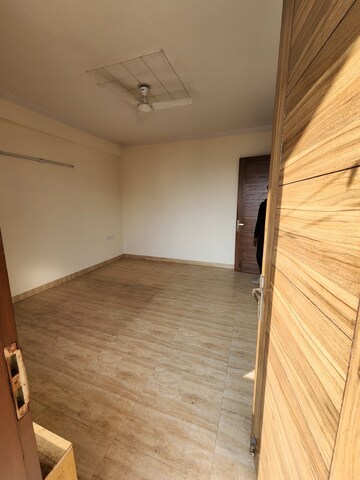 Room in 2 BHK Apartment at Gail CGHS, Sector 56 – for Rent