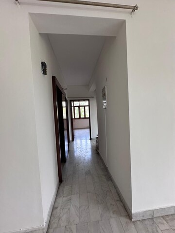 Building Lobby in 3 BHK Builder Floor at Ansal Sushant Apartments, Sushant Lok I – for Rent