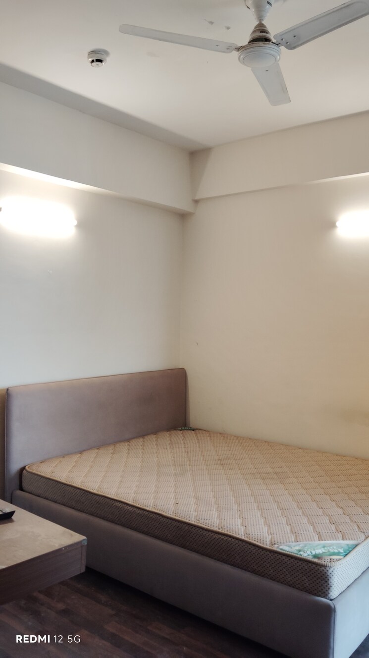 Room, paras-tierea 1 Bedroom 450 Sq.Ft. Apartment In Sector 137 Noida 8617677