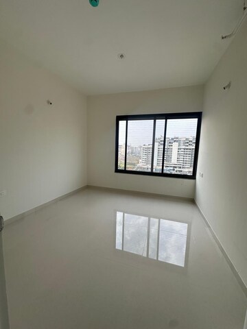 Room in 2 BHK Apartment at Kumar Palmspring Towers, Undri – for Rent