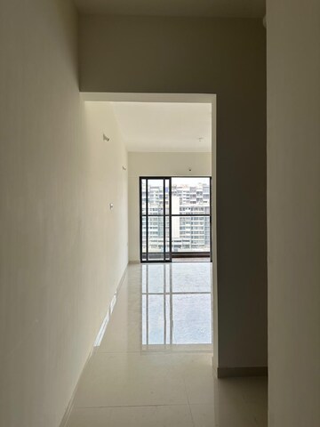 Room in 2 BHK Apartment at Kumar Palmspring Towers, Undri – for Rent