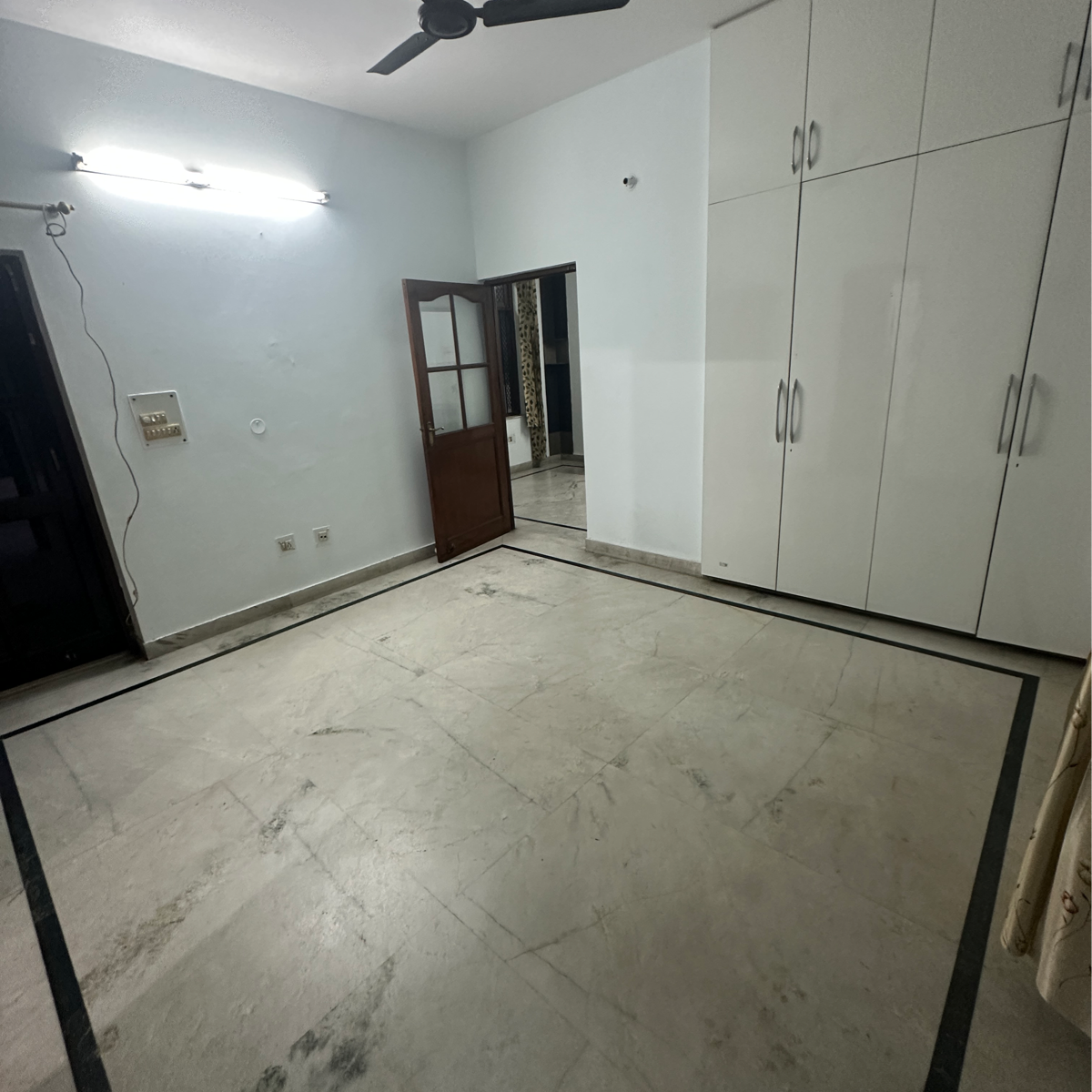 3 BHK + Pooja Room,Servant Room,Extra Room Builder Floor For Rent in Sector 7