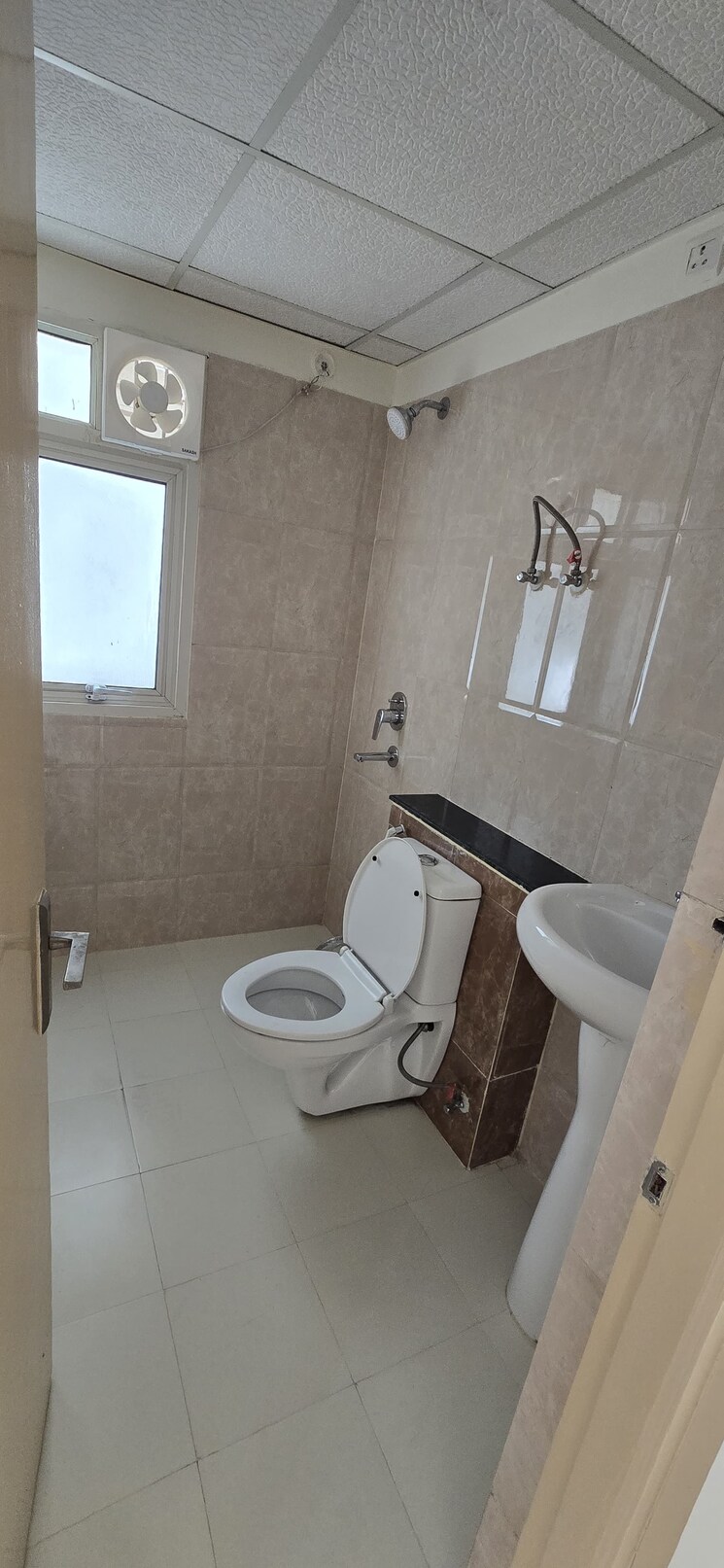 Bathroom, wave-executive-floors 3 Bedroom 1129 Sq.Ft. Apartment In Wave City Ghaziabad 8617722