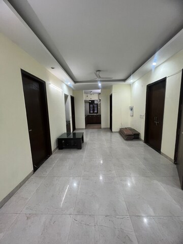 Building Lobby in 3 BHK Apartment at Saurabh Niwas, Sector 40 – for Rent