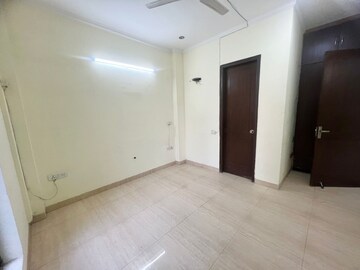 Room in 3 BHK Apartment at Saurabh Niwas, Sector 40 – for Rent
