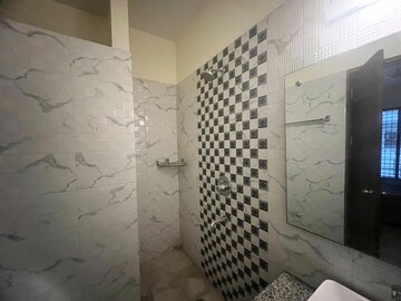 Bathroom in 3 BHK Apartment at Saurabh Niwas, Sector 40 – for Rent