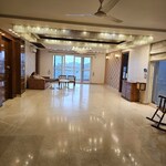 4 BHK + Servant Room 300 Sq.Yd. Builder Floor in Hong Kong Bazaar
