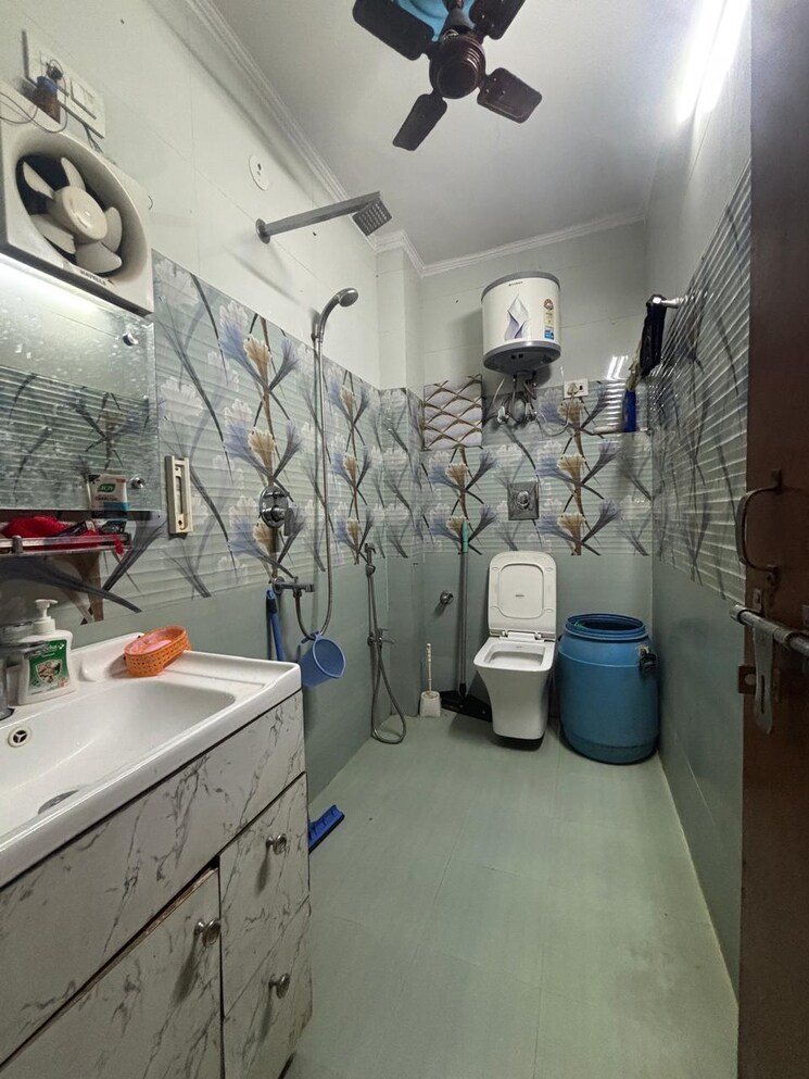 Attached Bathroom, mehrauli 2 Bedroom 800 Sq.Ft. Apartment In Mehrauli Delhi 8617740