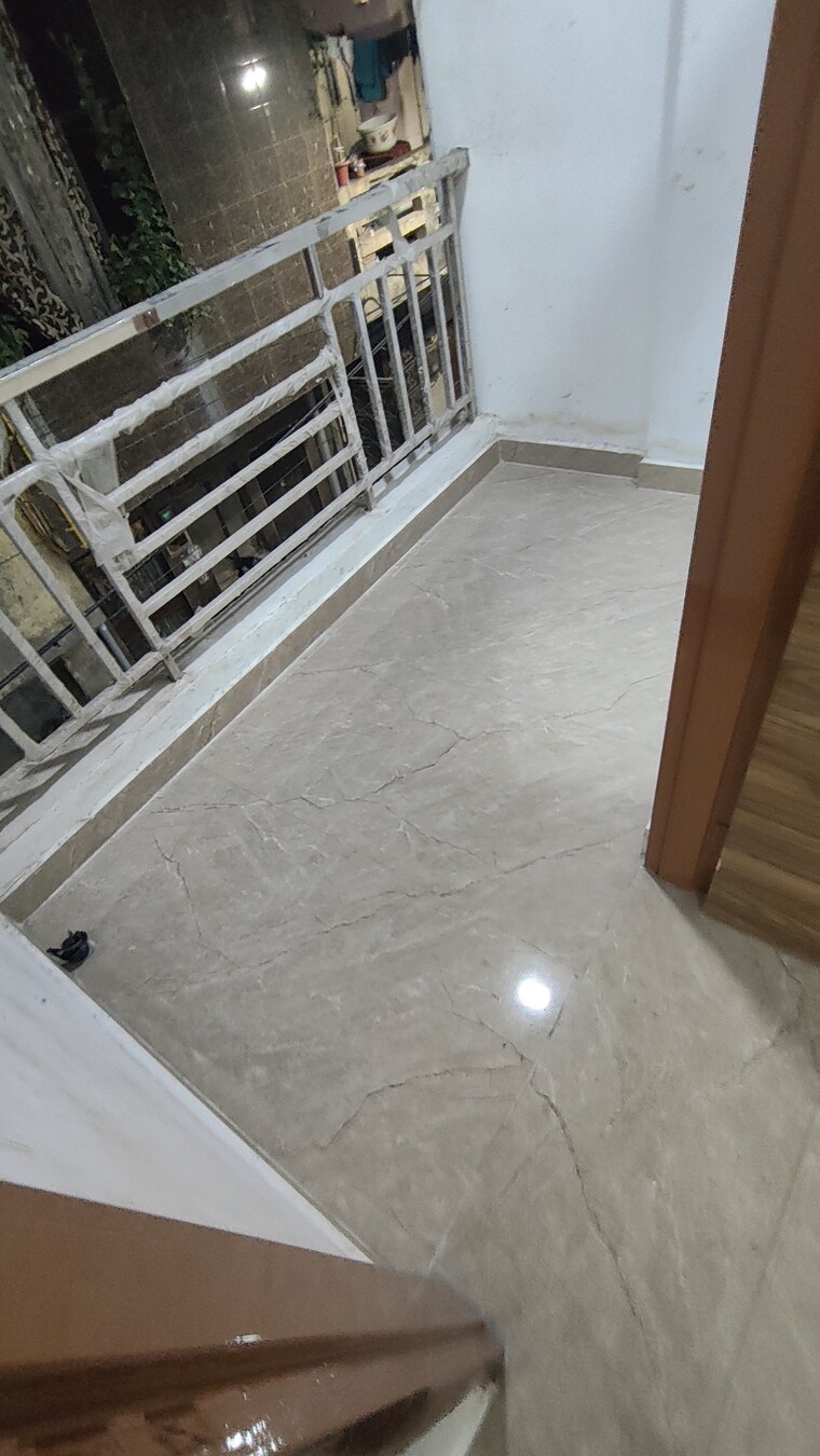 Balcony, khanpur 2 Bedroom 65 Sq.Yd. Apartment In Khanpur Delhi 8617767