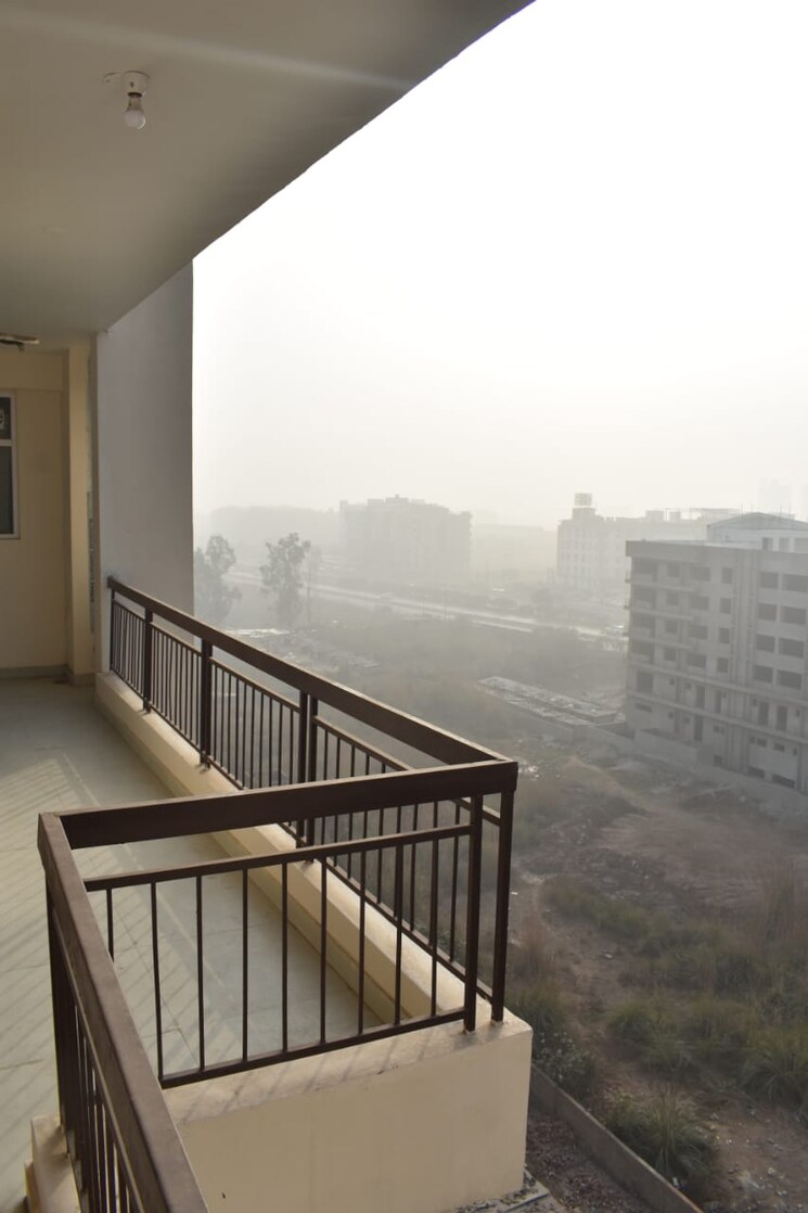 Balcony, motia-homes 2 Bedroom 1500 Sq.Ft. Apartment In Lohgarh Zirakpur 8617816