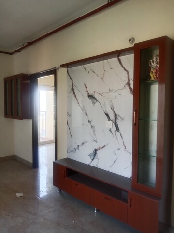 Room in 3 BHK Apartment at Amrapali Dream Valley, Tech Zone 4 Greater Noida – for Rent