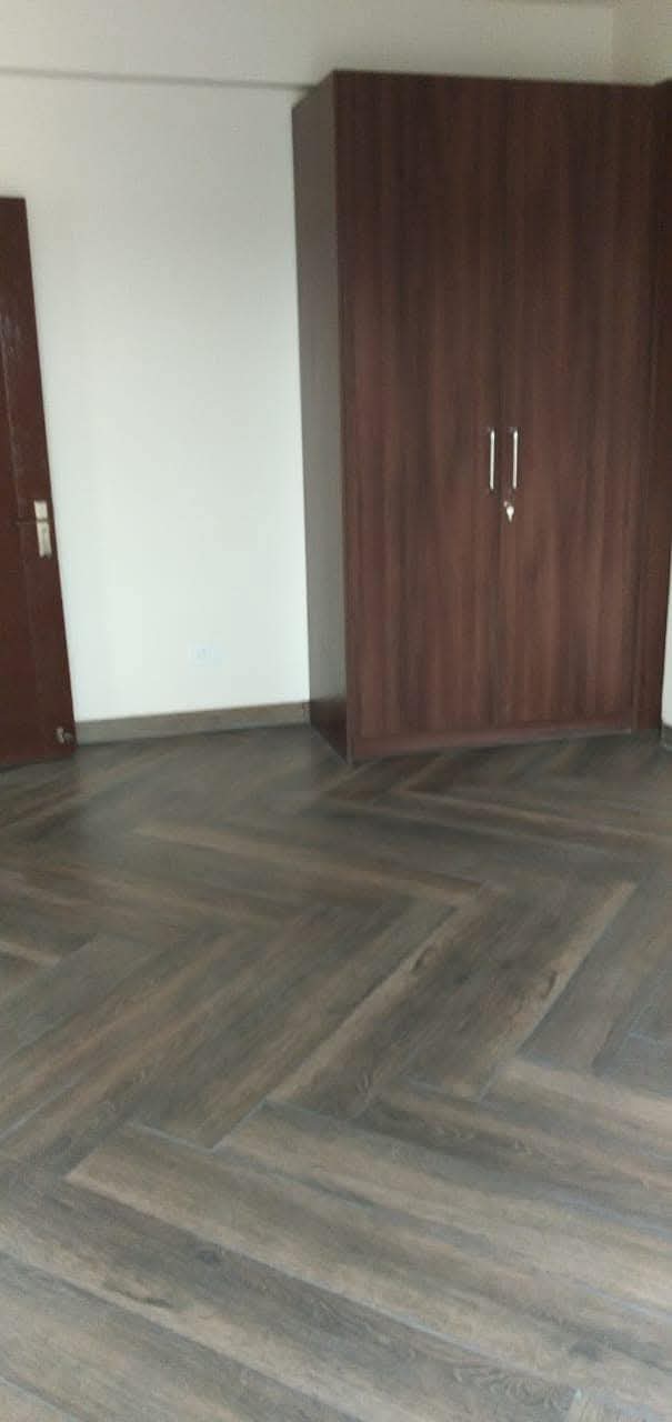 2 BHK 900 Sq.Ft. Apartment in Wave Executive Floors