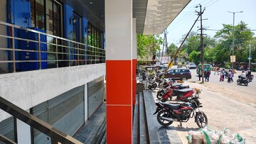  Showroom For Rent in Aliganj