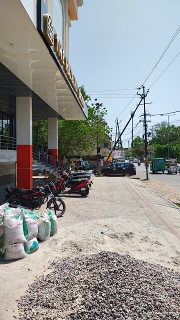  Showroom – Exterior View View at Aliganj - for Rent