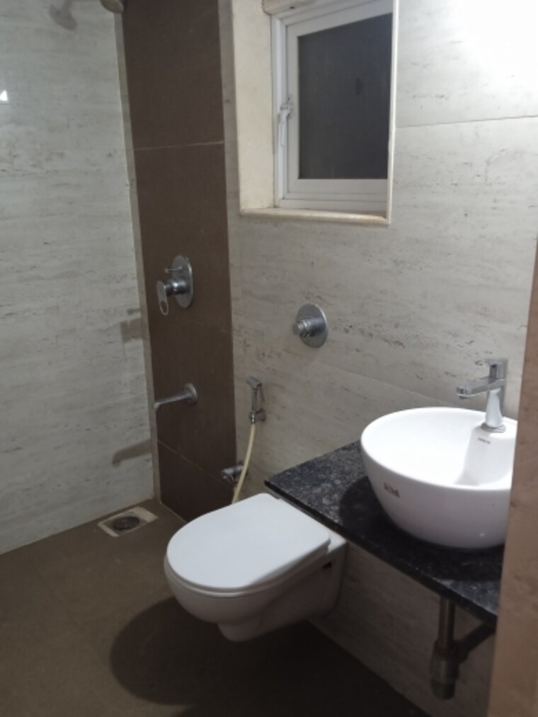 Attached Bathroom, andheri west 1.5 Bedroom 800 Sq.Ft. Apartment In Andheri West Mumbai 8617930