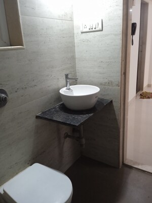 Bathroom in 1.5 BHK Apartment at Andheri West – for Sale