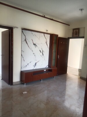 Room in 2 BHK Apartment at Amrapali Ivory Heights, Amrapali Dream Valley – for Sale