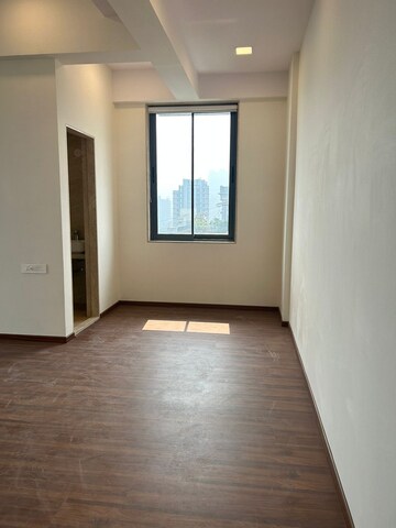 Room in 1 BHK Apartment at Nandivardhan Park Pallazzo, Dadar East – for Sale