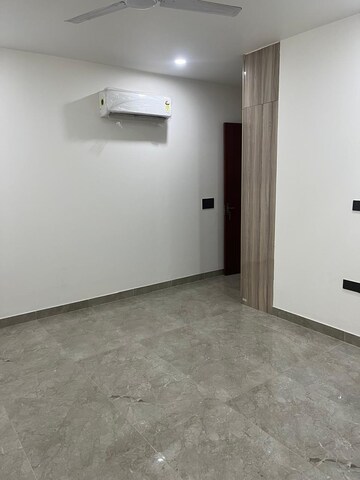 Room in 2 BHK Apartment at Shapoorji Pallonji Joyville Phase 2, Sector 102 – for Rent