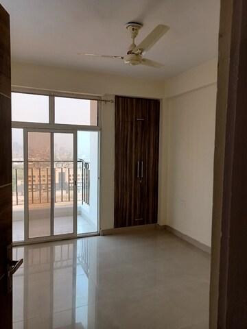 2.5 BHK Apartment For Rent in Nirala Aspire, Sector 16 Greater Noida