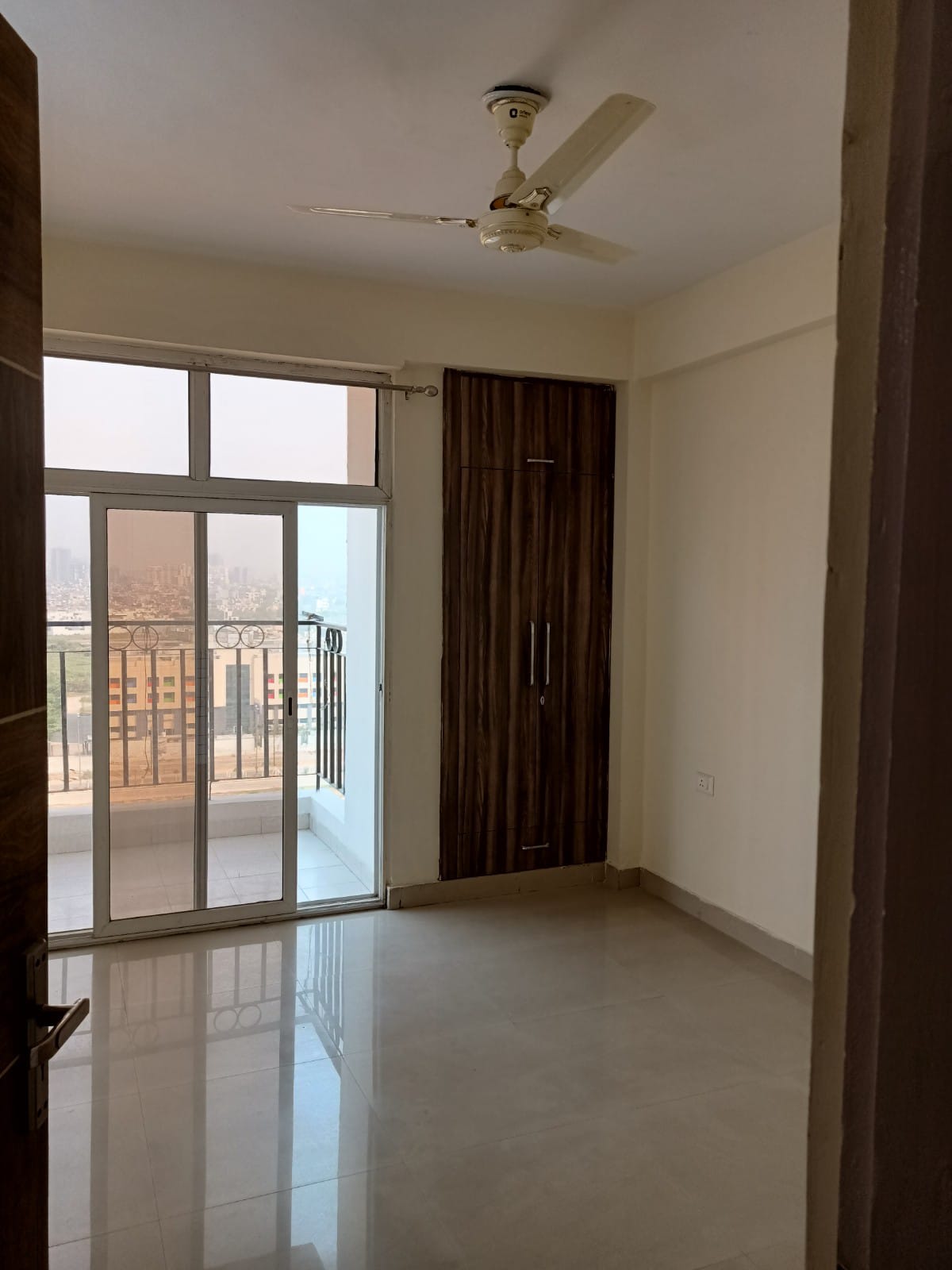 2.5 BHK + Extra Room Apartment For Rent in Nirala Aspire