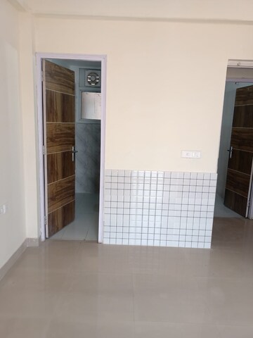 Room in 2.5 BHK Apartment at Nirala Aspire, Sector 16 Greater Noida – for Rent