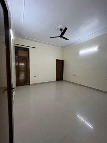 Room in 1 BHK Villa at Sector 26 – for Rent