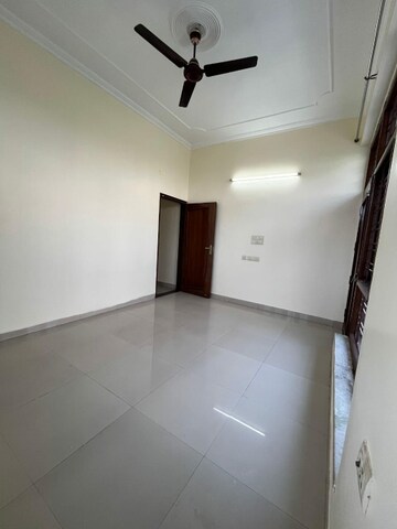 1 BHK Villa For Rent in Sector 26