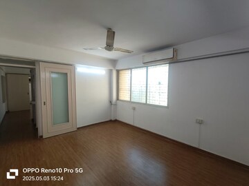 Room in 1 BHK Apartment at Hiranandani Gardens Kingston, Powai – for Rent